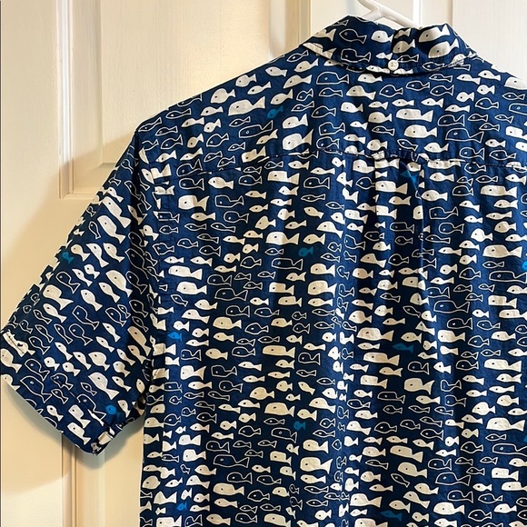 H&M Navy Blue and White Casual Button Down Shirt with Fish Pattern - Size Medium - Picture 11 of 15